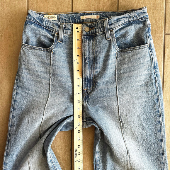 Levi's Ribcage Bell Jeans Size 31X34 Tall Blue Boho Western Stretch Light Wash - Picture 10 of 12